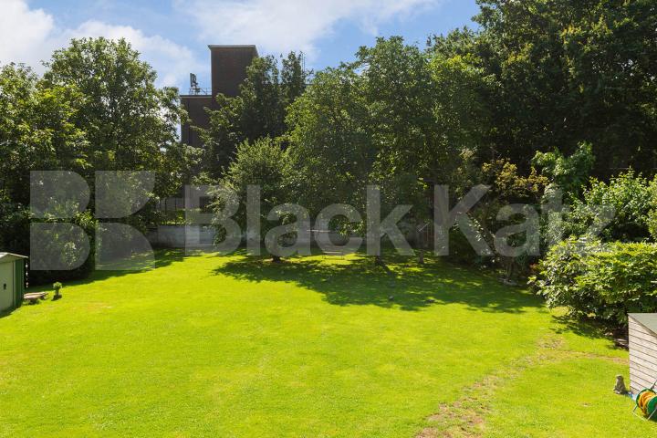 Very large one bedroom property with high ceilings  Mercers Road, Tufnell Park 